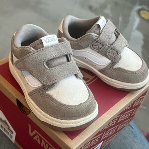 Vans Kids Sneakers - Gray and White
